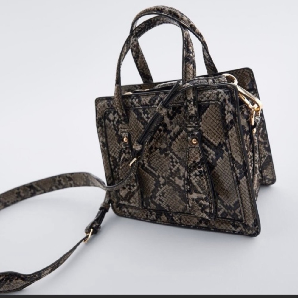 Elegant Snakeskin Pattern Handbag